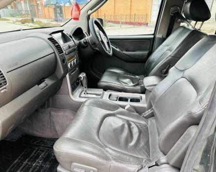 Зеленый Ниссан Навара, объемом двигателя 2.5 л и пробегом 250 тыс. км за 7254 $, фото 13 на Automoto.ua