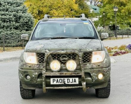 Зеленый Ниссан Навара, объемом двигателя 2.5 л и пробегом 250 тыс. км за 7254 $, фото 4 на Automoto.ua