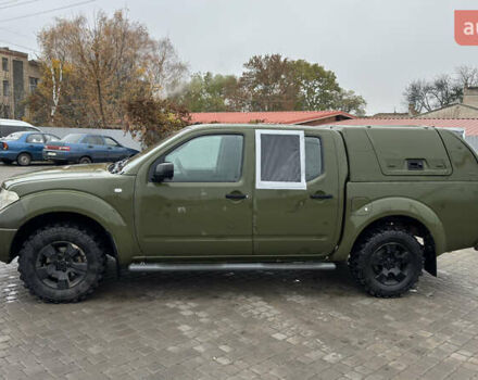 Зеленый Ниссан Навара, объемом двигателя 2.5 л и пробегом 300 тыс. км за 5800 $, фото 2 на Automoto.ua