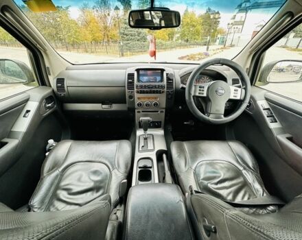 Зеленый Ниссан Навара, объемом двигателя 2.5 л и пробегом 250 тыс. км за 7254 $, фото 15 на Automoto.ua