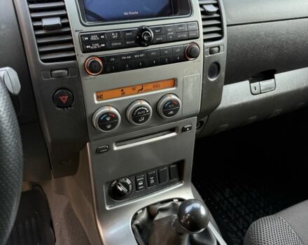 Зелений Ніссан Навара, об'ємом двигуна 2.5 л та пробігом 286 тис. км за 7000 $, фото 10 на Automoto.ua