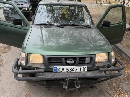 Зеленый Ниссан Навара, объемом двигателя 2.5 л и пробегом 300 тыс. км за 2000 $, фото 1 на Automoto.ua