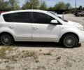 Белый Ниссан Ноут, объемом двигателя 1.6 л и пробегом 200 тыс. км за 5800 $, фото 2 на Automoto.ua