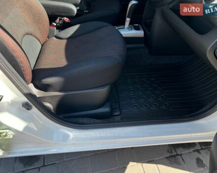 Белый Ниссан Ноут, объемом двигателя 1.6 л и пробегом 80 тыс. км за 8400 $, фото 17 на Automoto.ua