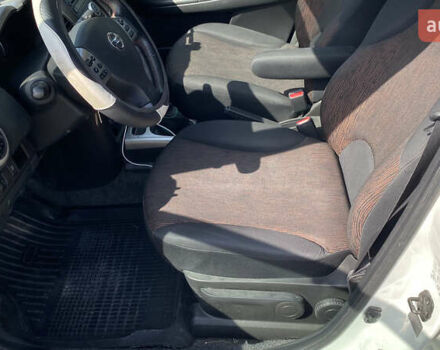 Белый Ниссан Ноут, объемом двигателя 1.39 л и пробегом 152 тыс. км за 5300 $, фото 9 на Automoto.ua