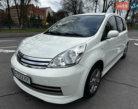Білий Ніссан Ноут, об'ємом двигуна 1.6 л та пробігом 104 тис. км за 7600 $, фото 2 на Automoto.ua