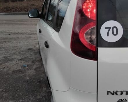 Белый Ниссан Ноут, объемом двигателя 1.5 л и пробегом 299 тыс. км за 6000 $, фото 3 на Automoto.ua