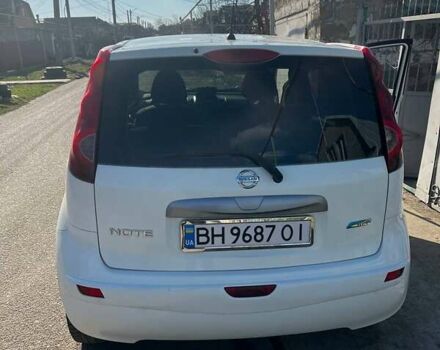 Белый Ниссан Ноут, объемом двигателя 1.39 л и пробегом 298 тыс. км за 6000 $, фото 2 на Automoto.ua