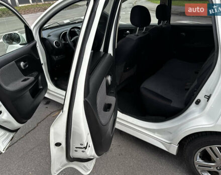 Білий Ніссан Ноут, об'ємом двигуна 1.6 л та пробігом 104 тис. км за 7600 $, фото 30 на Automoto.ua