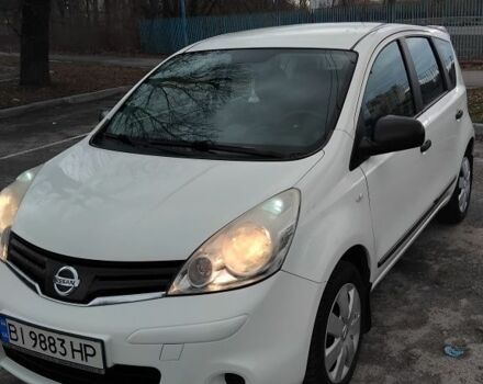 Белый Ниссан Ноут, объемом двигателя 1.5 л и пробегом 299 тыс. км за 6000 $, фото 1 на Automoto.ua