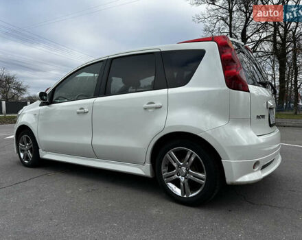 Білий Ніссан Ноут, об'ємом двигуна 1.6 л та пробігом 104 тис. км за 7600 $, фото 6 на Automoto.ua