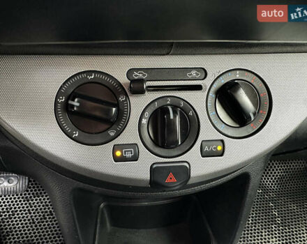 Білий Ніссан Ноут, об'ємом двигуна 1.6 л та пробігом 104 тис. км за 7600 $, фото 29 на Automoto.ua