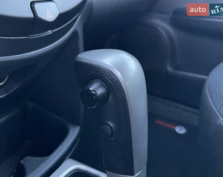 Білий Ніссан Ноут, об'ємом двигуна 1.6 л та пробігом 187 тис. км за 7500 $, фото 21 на Automoto.ua