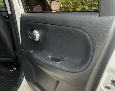 Ниссан Ноут 2012 в Житомире на Automoto.ua Белый Ниссан Ноут, объемом двигателя 1.39 л и пробегом 320 тыс. км за 4700 $, фото 28 на Automoto.ua