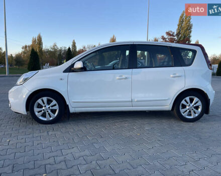 Білий Ніссан Ноут, об'ємом двигуна 1.6 л та пробігом 187 тис. км за 7500 $, фото 5 на Automoto.ua