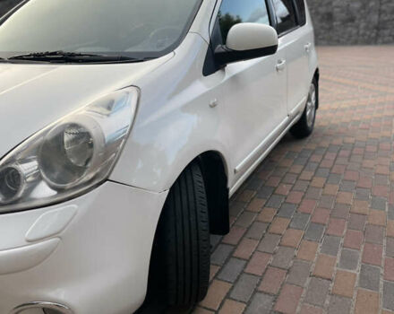 Білий Ніссан Ноут, об'ємом двигуна 1.39 л та пробігом 320 тис. км за 4950 $, фото 3 на Automoto.ua