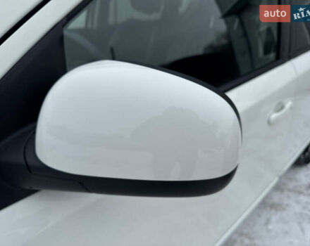 Белый Ниссан Ноут, объемом двигателя 1.6 л и пробегом 169 тыс. км за 9799 $, фото 17 на Automoto.ua