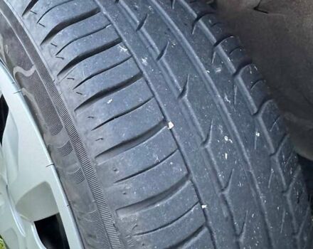 Білий Ніссан Ноут, об'ємом двигуна 1.6 л та пробігом 115 тис. км за 8000 $, фото 18 на Automoto.ua