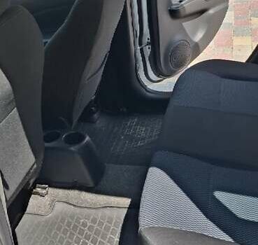 Белый Ниссан Ноут, объемом двигателя 1.6 л и пробегом 143 тыс. км за 9000 $, фото 11 на Automoto.ua