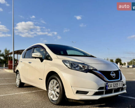 Белый Ниссан Ноут, объемом двигателя 1.2 л и пробегом 62 тыс. км за 11750 $, фото 1 на Automoto.ua