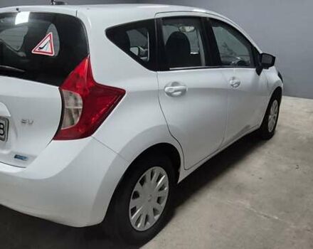 Білий Ніссан Ноут, об'ємом двигуна 1.6 л та пробігом 140 тис. км за 7500 $, фото 4 на Automoto.ua