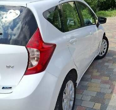 Белый Ниссан Ноут, объемом двигателя 1.6 л и пробегом 143 тыс. км за 9000 $, фото 3 на Automoto.ua