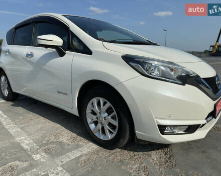 Білий Ніссан Ноут, об'ємом двигуна 1.2 л та пробігом 55 тис. км за 12800 $, фото 3 на Automoto.ua