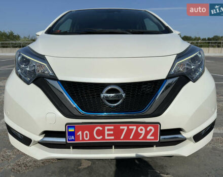 Білий Ніссан Ноут, об'ємом двигуна 1.2 л та пробігом 55 тис. км за 12800 $, фото 2 на Automoto.ua
