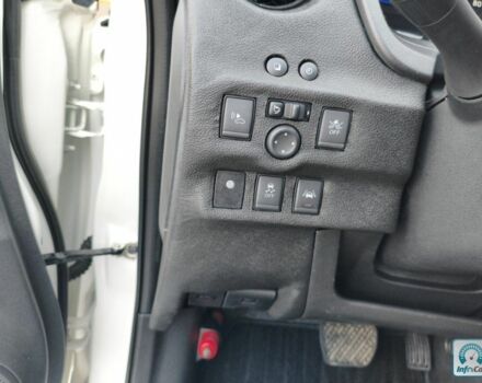 Білий Ніссан Ноут, об'ємом двигуна 1.2 л та пробігом 75 тис. км за 11900 $, фото 10 на Automoto.ua