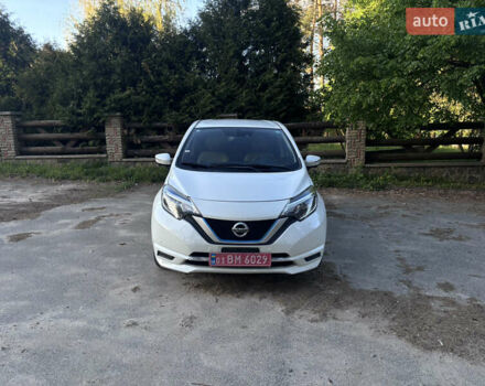 Белый Ниссан Ноут, объемом двигателя 1.2 л и пробегом 90 тыс. км за 12300 $, фото 1 на Automoto.ua