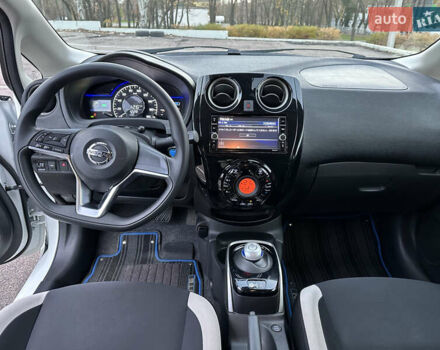 Белый Ниссан Ноут, объемом двигателя 1.2 л и пробегом 52 тыс. км за 12600 $, фото 5 на Automoto.ua