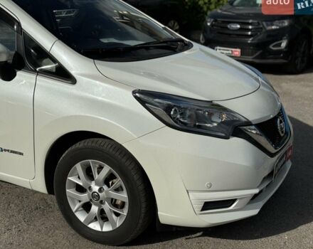 Белый Ниссан Ноут, объемом двигателя 1.2 л и пробегом 55 тыс. км за 12140 $, фото 3 на Automoto.ua