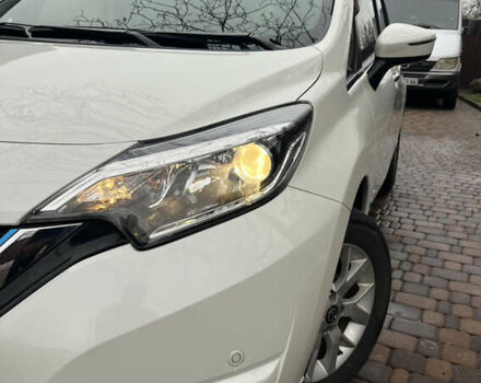 Білий Ніссан Ноут, об'ємом двигуна 1.2 л та пробігом 47 тис. км за 11999 $, фото 3 на Automoto.ua