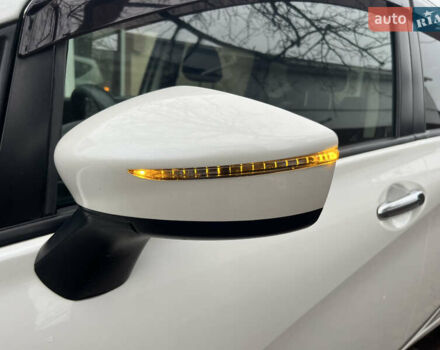 Білий Ніссан Ноут, об'ємом двигуна 1.2 л та пробігом 47 тис. км за 11999 $, фото 26 на Automoto.ua