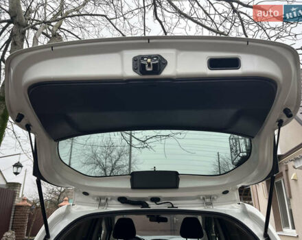 Білий Ніссан Ноут, об'ємом двигуна 1.2 л та пробігом 47 тис. км за 11999 $, фото 42 на Automoto.ua