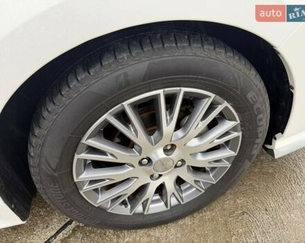 Белый Ниссан Ноут, объемом двигателя 1.2 л и пробегом 12 тыс. км за 16500 $, фото 10 на Automoto.ua