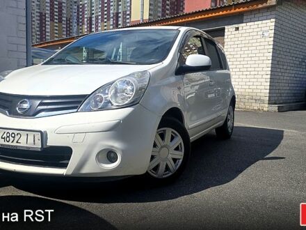 Белый Ниссан Ноут, объемом двигателя 1.5 л и пробегом 145 тыс. км за 5400 $, фото 1 на Automoto.ua