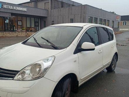Белый Ниссан Ноут, объемом двигателя 1.6 л и пробегом 230 тыс. км за 4005 $, фото 1 на Automoto.ua