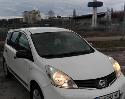 Белый Ниссан Ноут, объемом двигателя 1.5 л и пробегом 299 тыс. км за 6000 $, фото 1 на Automoto.ua