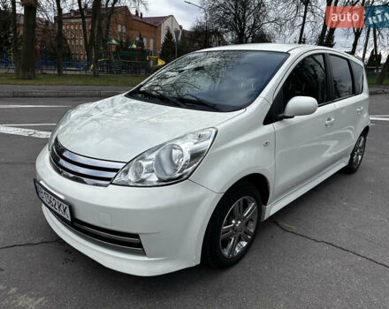 Білий Ніссан Ноут, об'ємом двигуна 1.6 л та пробігом 104 тис. км за 7600 $, фото 1 на Automoto.ua