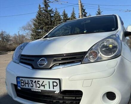Белый Ниссан Ноут, объемом двигателя 1.6 л и пробегом 120 тыс. км за 8830 $, фото 1 на Automoto.ua