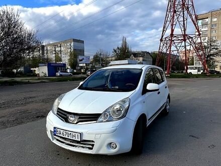 Белый Ниссан Ноут, объемом двигателя 1.4 л и пробегом 280 тыс. км за 5500 $, фото 1 на Automoto.ua
