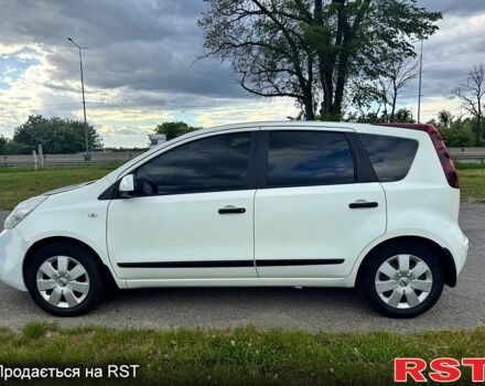 Белый Ниссан Ноут, объемом двигателя 1.4 л и пробегом 317 тыс. км за 3200 $, фото 1 на Automoto.ua
