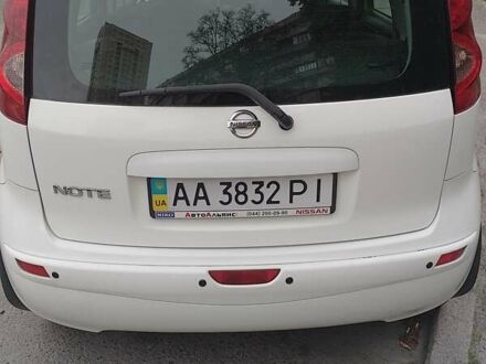 Білий Ніссан Ноут, об'ємом двигуна 1.39 л та пробігом 186 тис. км за 7200 $, фото 1 на Automoto.ua