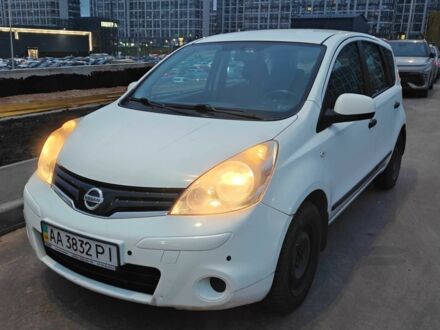 Белый Ниссан Ноут, объемом двигателя 1.4 л и пробегом 187 тыс. км за 6700 $, фото 1 на Automoto.ua