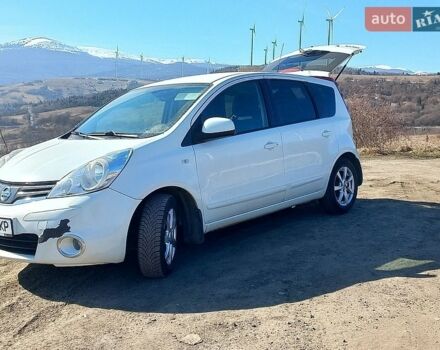 Белый Ниссан Ноут, объемом двигателя 1.6 л и пробегом 77 тыс. км за 8900 $, фото 1 на Automoto.ua