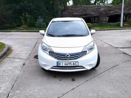 Ніссан Ноут 2016 у Ирпене на Automoto.ua Білий Ніссан Ноут, об'ємом двигуна 1.6 л та пробігом 30 тис. км за 8300 $, фото 1 на Automoto.ua