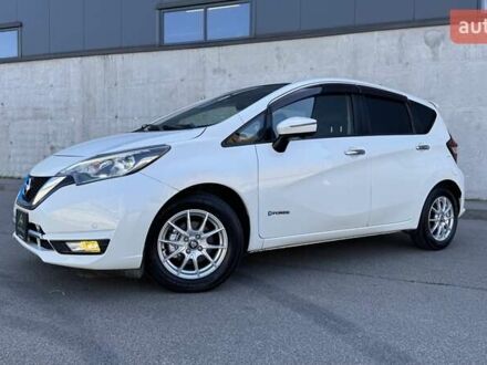 Ніссан Ноут 2017 у Києві на Automoto.ua Білий Ніссан Ноут, об'ємом двигуна 1.2 л та пробігом 54 тис. км за 12999 $, фото 1 на Automoto.ua
