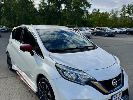 Ніссан Ноут 2018 у Києві на Automoto.ua Білий Ніссан Ноут, об'ємом двигуна 1.2 л та пробігом 60 тис. км за 13900 $, фото 1 на Automoto.ua