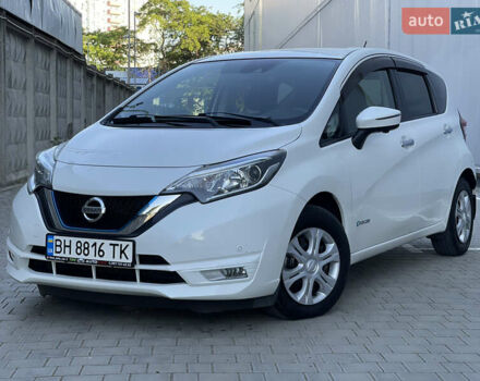 Белый Ниссан Ноут, объемом двигателя 1.2 л и пробегом 70 тыс. км за 11850 $, фото 1 на Automoto.ua